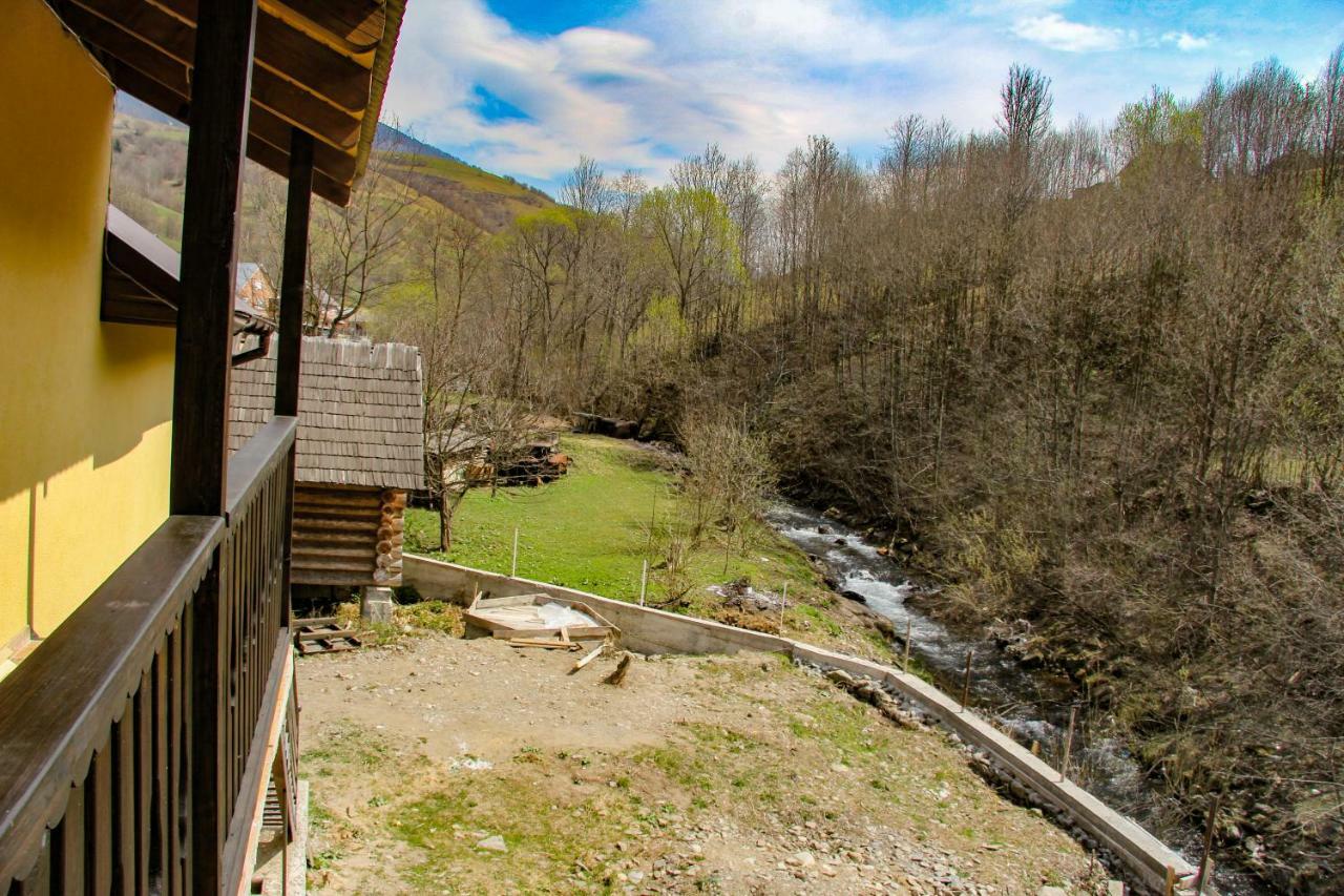 Коло Гір Hotel Колочава Екстериор снимка